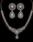 EVVS Diamond and 18K Gold Necklace and Earrings (Cevipogulu) Set