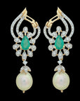 Elegant Emeralds, EVSS Diamonds and 18K Gold Necklace And Earrings Set