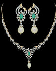 Elegant Emeralds, EVSS Diamonds and 18K Gold Necklace And Earrings Set