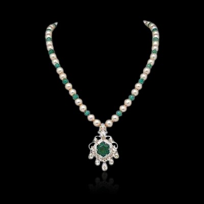 natural emerald, pearls and diamond necklace